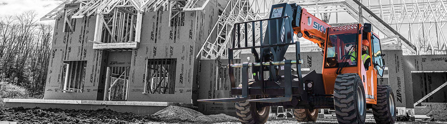 JLG Fork truck moving materials