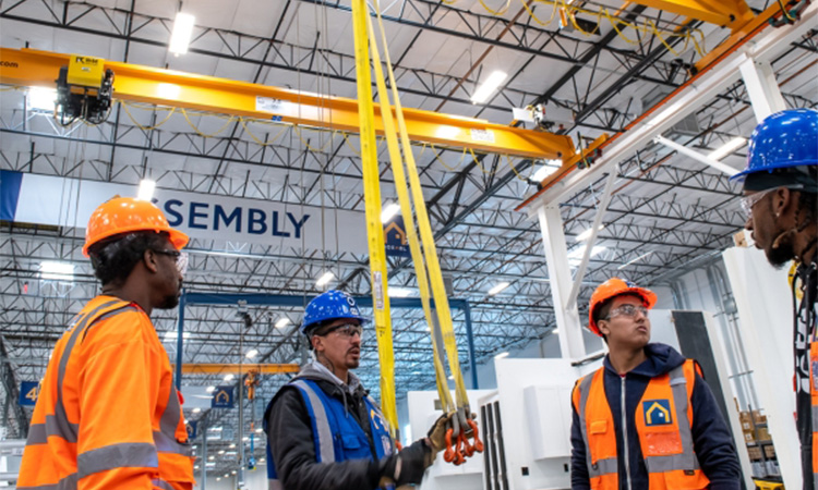 R&M Material handling employees