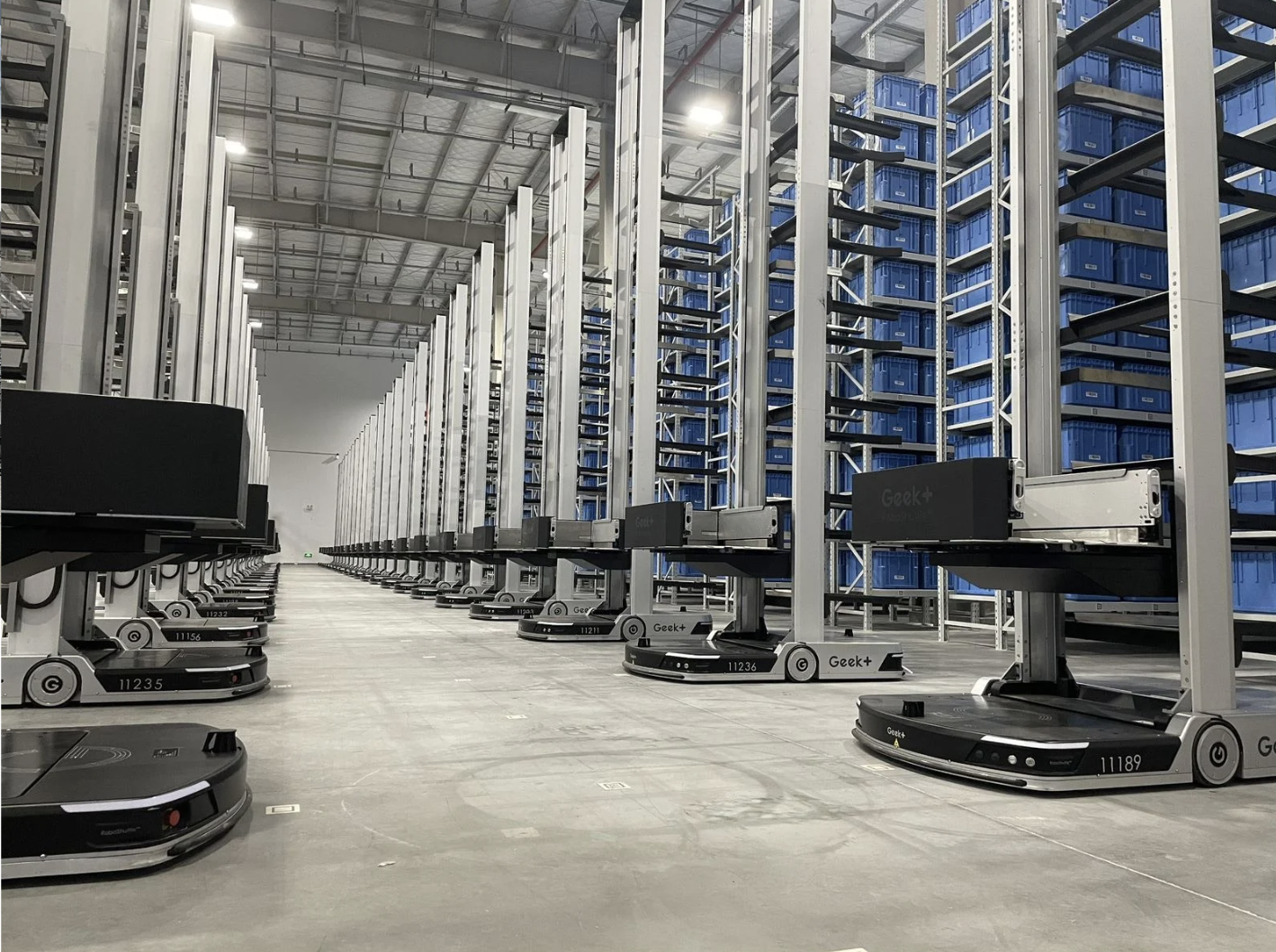 Robotic palletizing and depalletizing